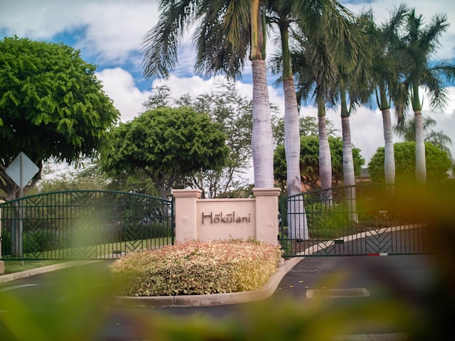 view of community / neighborhood sign