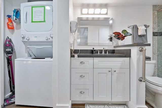 2575 S Kihei Rd Unit P-104, Kihei, HI 96753 - full bath with stacked washer / dryer, toilet, vanity, and a shower