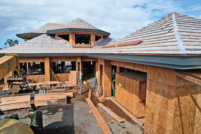 view of front facade with an outdoor structure