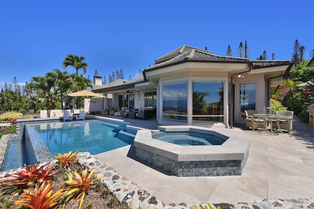 104 Woodrose Pl, Lahaina, HI 96761 - outdoor pool with an outdoor hangout area, a patio area, outdoor dining area, and an in ground hot tub