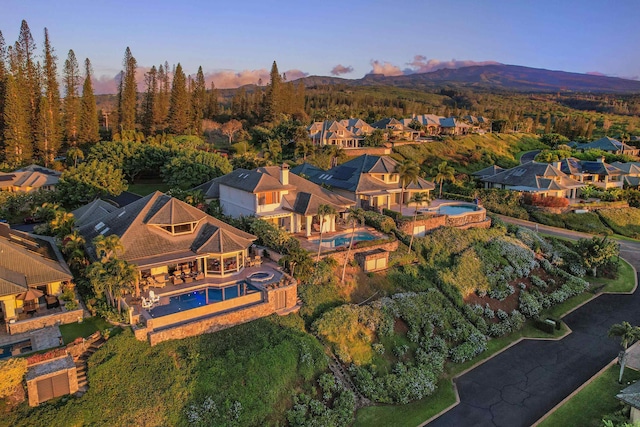 view of aerial view at dusk