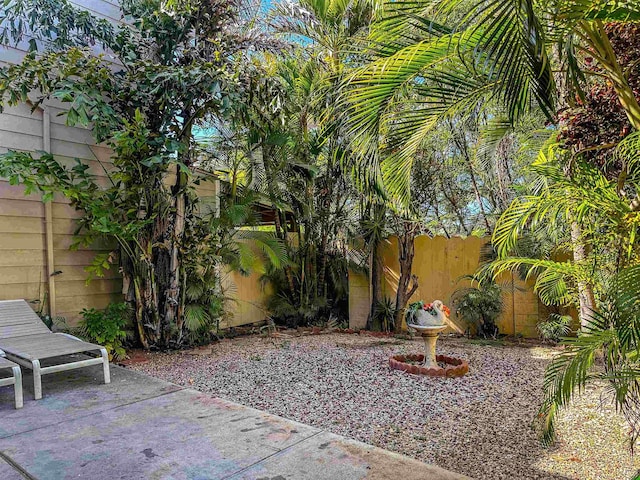 90 Auhana Rd Unit 202, Kihei, HI 96753 - fenced backyard featuring a patio area