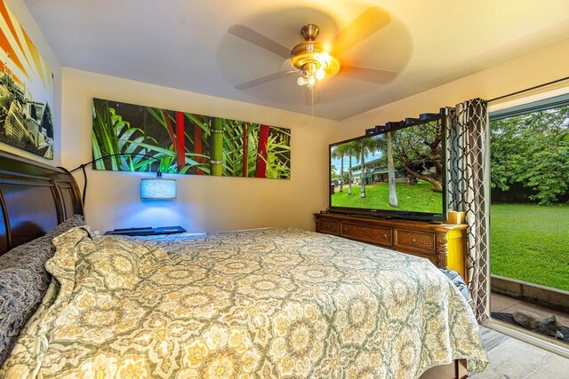 bedroom with ceiling fan