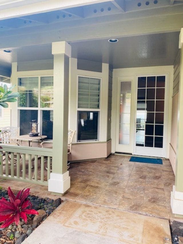 160 Kinohi Loa Loop, Wailuku, HI 96793 - property entrance with a porch