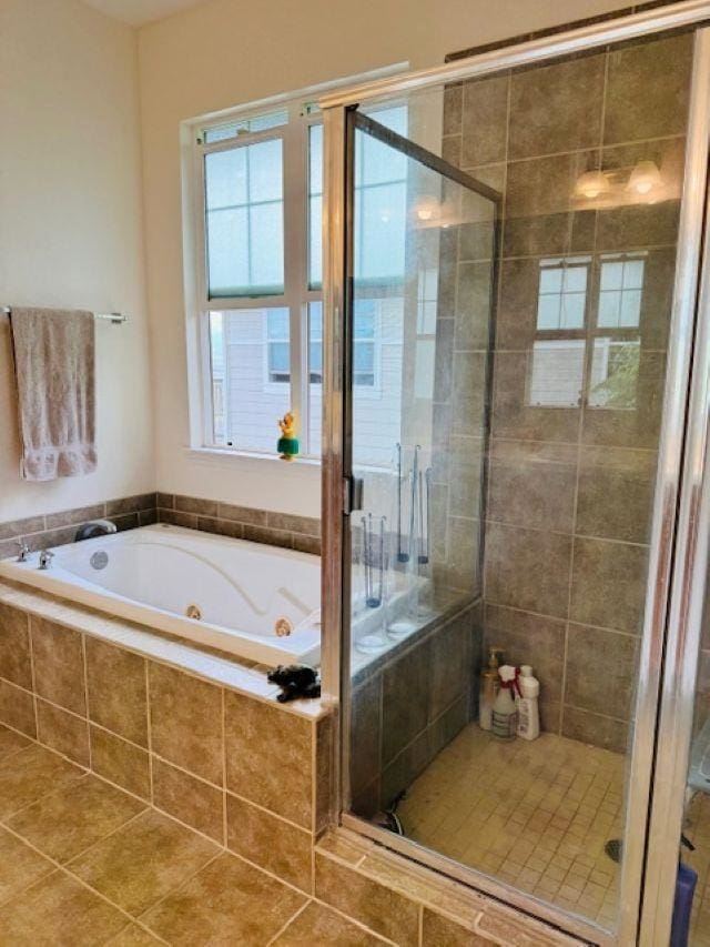 160 Kinohi Loa Loop, Wailuku, HI 96793 - bathroom with a whirlpool tub, a shower stall, and tile patterned floors