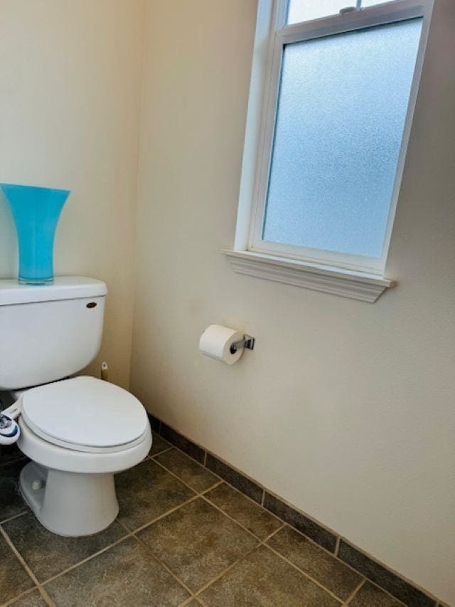 160 Kinohi Loa Loop, Wailuku, HI 96793 - bathroom featuring toilet, baseboards, and tile patterned floors
