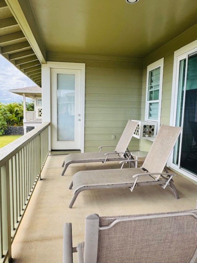 160 Kinohi Loa Loop, Wailuku, HI 96793 - view of patio featuring a balcony