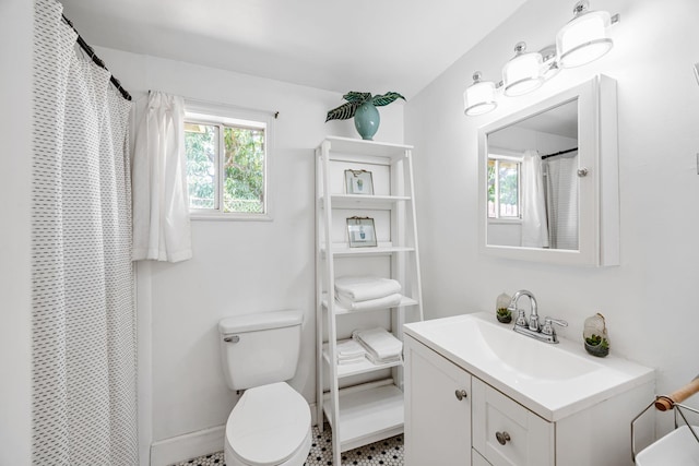 317 Kenolio Rd, Kihei, HI 96753 - bathroom with toilet, vanity, and a shower with curtain