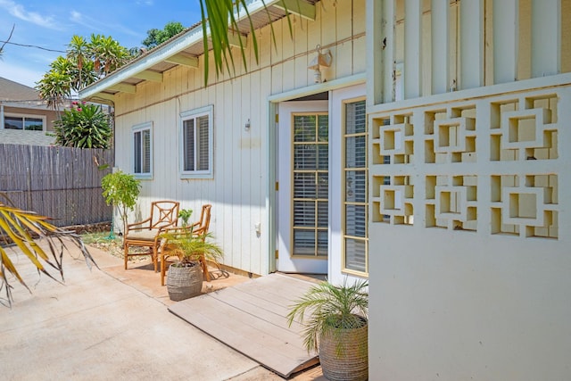 317 Kenolio Rd, Kihei, HI 96753 - doorway to property with fence