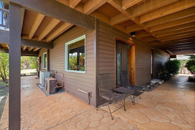 41 Pihaa St, Lahaina, HI 96761 - view of patio / terrace
