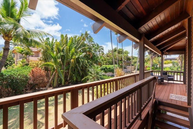 41 Pihaa St, Lahaina, HI 96761 - view of wooden deck