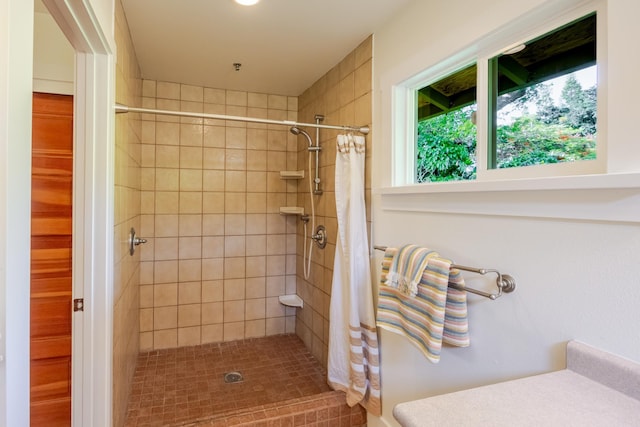 1220 W Kuiaha Rd, Haiku, HI 96708 - bathroom with tiled shower