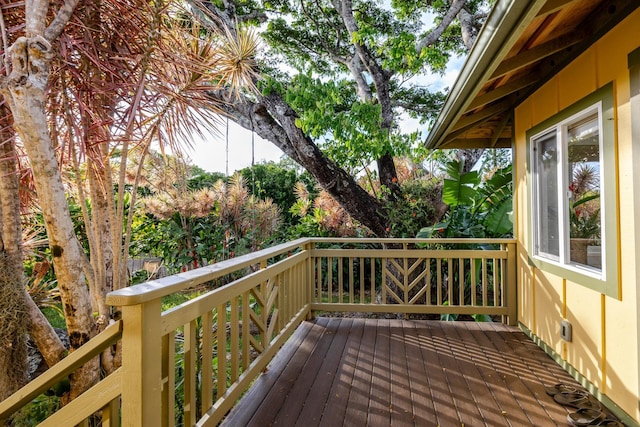 1220 W Kuiaha Rd, Haiku, HI 96708 - view of wooden deck