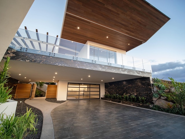 14 Halapa Pl, Kihei, HI 96753 - contemporary house featuring a garage