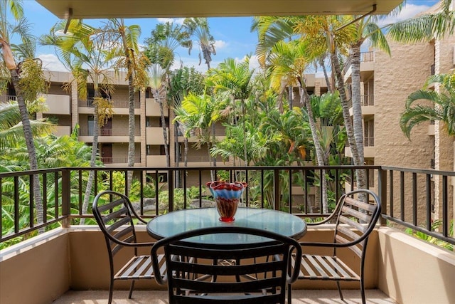 3615 Lower Honoapiilani Rd Unit 317, Lahaina, HI 96761 - balcony featuring outdoor dining space