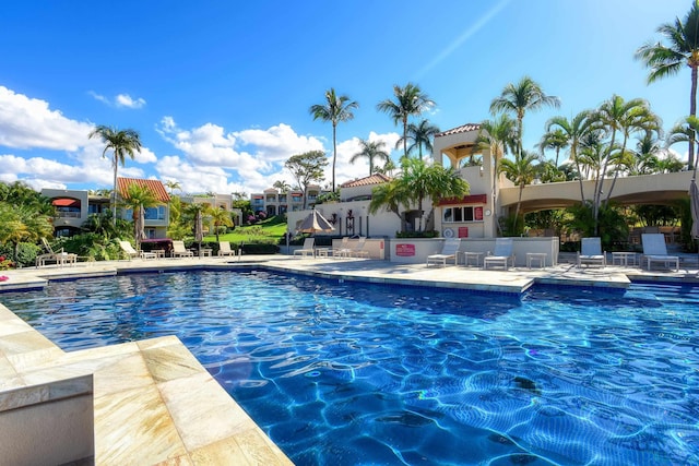 3150 Wailea Alanui Dr Unit 3807, Kihei, HI 96753 - community pool with a patio area