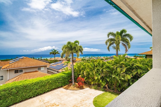 9 Fern Pl, Lahaina, HI 96761 - view of patio featuring a water view