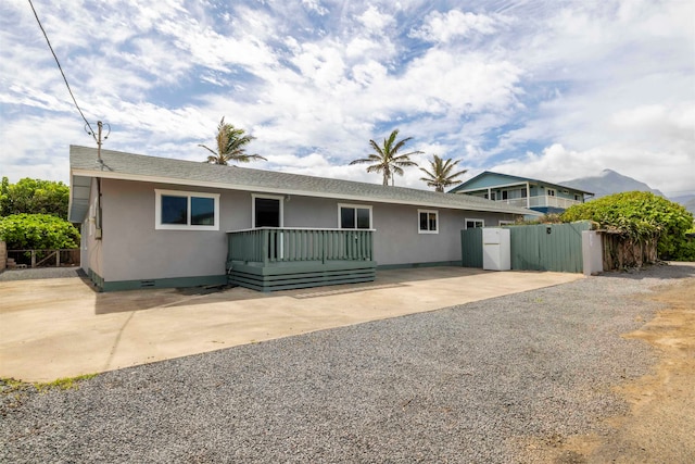 view of front of property with a patio area