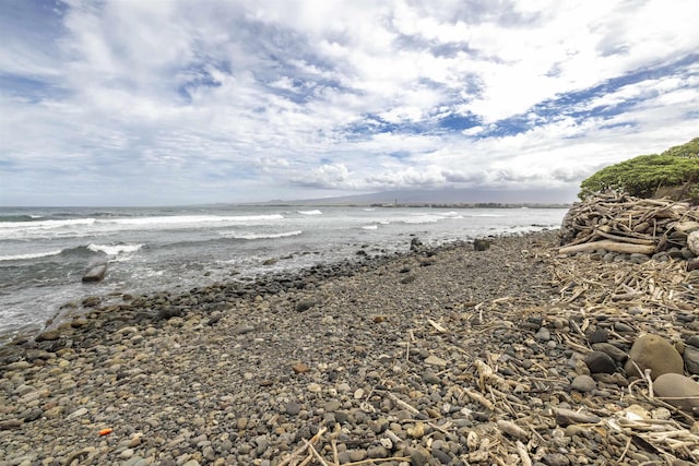 585 Linekona Pl, Wailuku, HI 96793 - water view with nearby beach