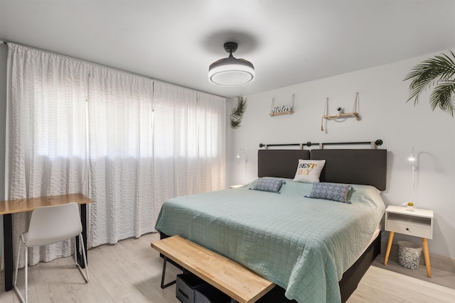 3559 Lower Honoapiilani Rd Unit 709, Lahaina, HI 96761 - bedroom featuring light wood-type flooring