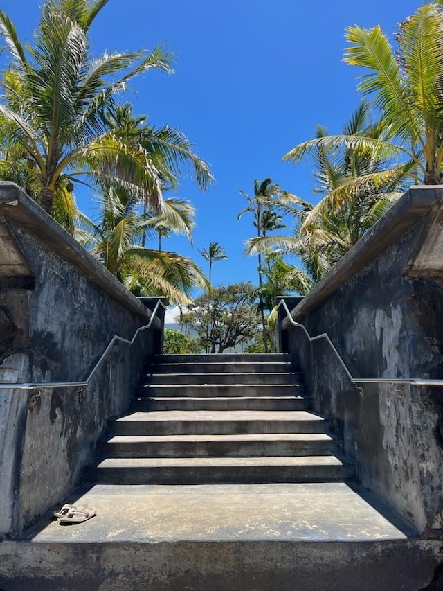 3559 Lower Honoapiilani Rd Unit 709, Lahaina, HI 96761 - view of stairs