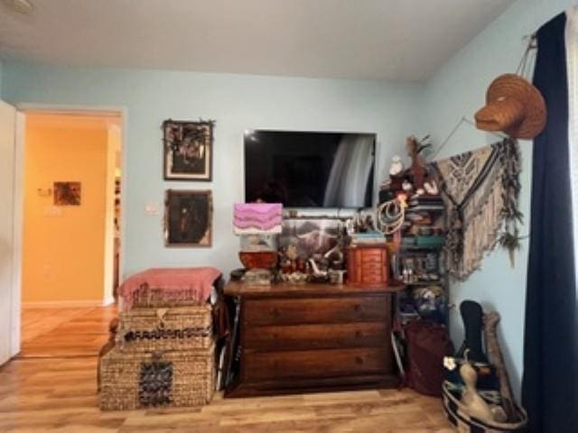 44 Kanani Rd Unit 1-104, Kihei, HI 96753 - living room with wood finished floors