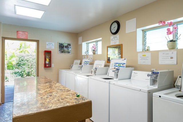 laundry room featuring washer and clothes dryer