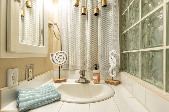 room details featuring a sink