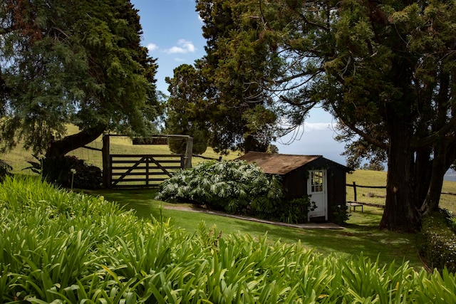 exterior space featuring a shed