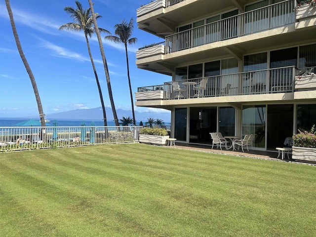 2481 Kaanapali Pkwy Unit 101A, Lahaina, HI 96761 - view of yard featuring a water and mountain view