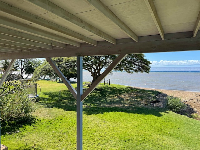 view of yard featuring a water view