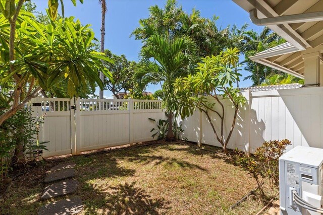 31 E Kuu Aku Ln Unit 206, Lahaina, HI 96761 - view of fenced backyard