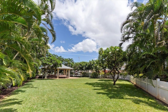 31 E Kuu Aku Ln Unit 206, Lahaina, HI 96761 - view of yard with a gazebo