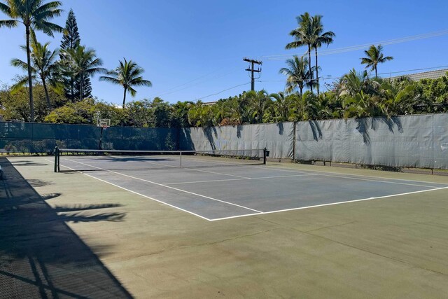 4440 Lower Honoapiilani Rd Unit 154, Lahaina, HI 96761 - view of tennis court with fence and community basketball court