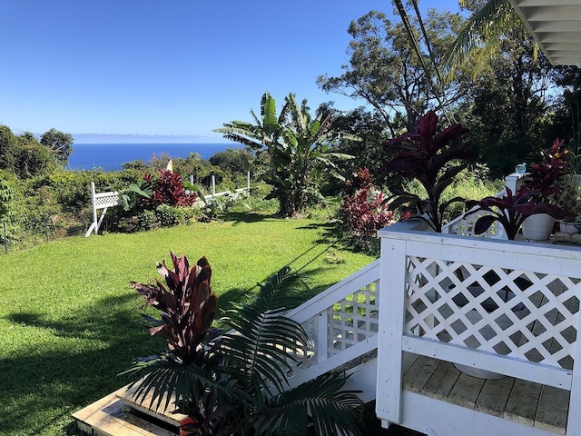 view of yard featuring a water view