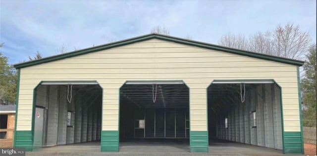 view of detached garage