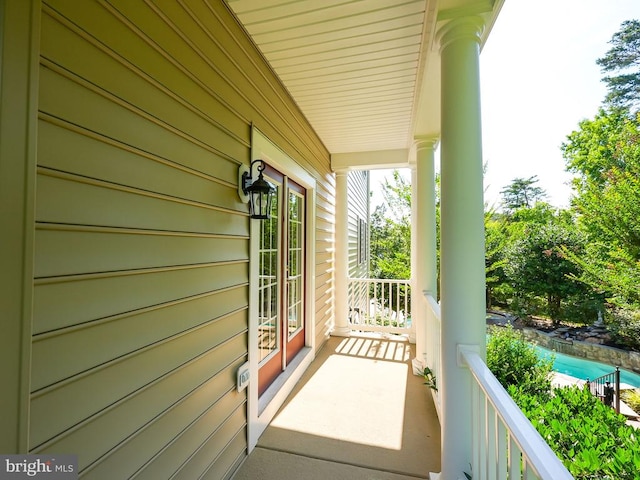 balcony featuring covered porch