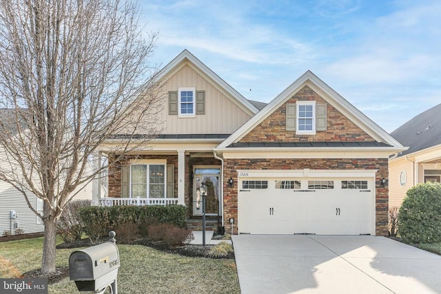 craftsman house featuring a porch and a front lawn