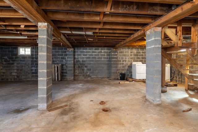 basement featuring washer / dryer