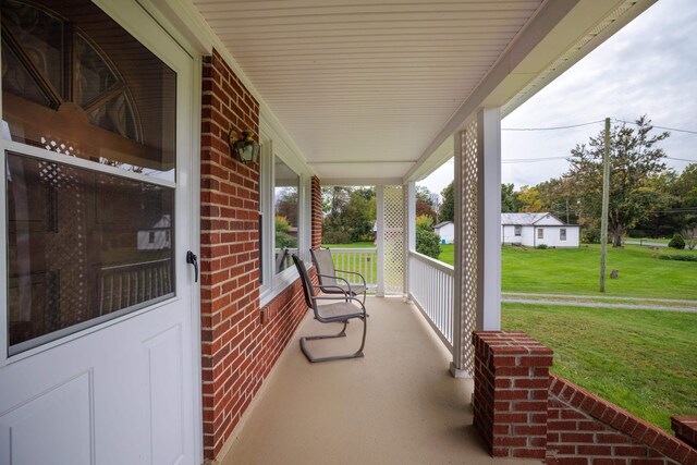 view of patio / terrace with covered porch