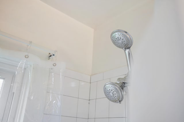 room details featuring walk in shower