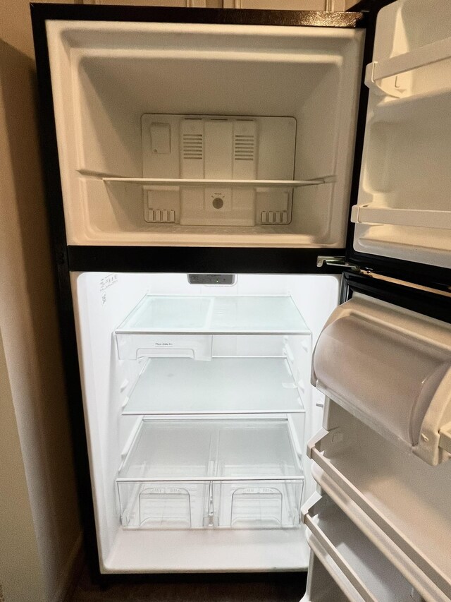 room details with fridge