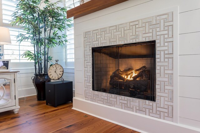 room details featuring wood-type flooring