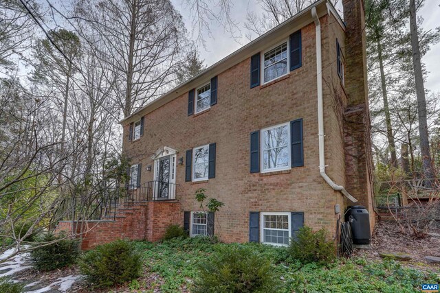 Listing photo 3 for 1819 Yorktown Dr, Charlottesville VA 22901