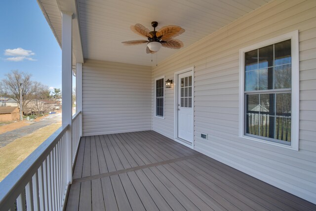 deck with ceiling fan