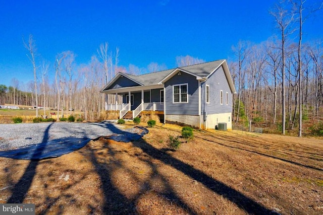 view of front of house featuring a porch