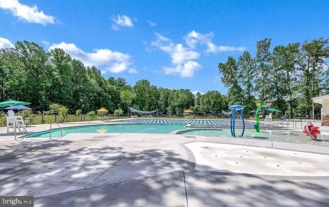 view of swimming pool