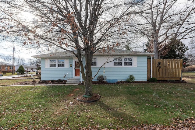 view of front of house featuring a front yard