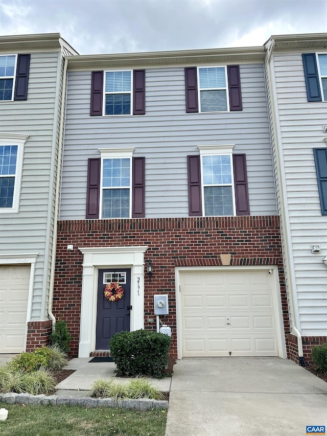 2171 Whispering Hollow Ln, Charlottesville VA, 22903, 3 bedrooms, 2.5 baths townhouse for sale