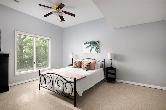 bedroom with ceiling fan